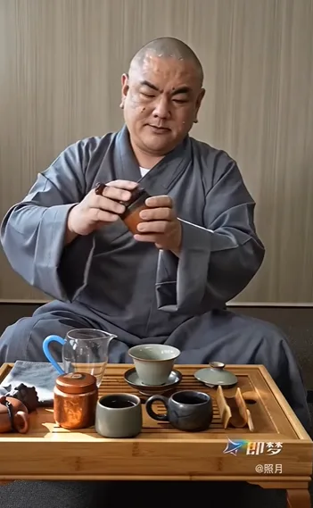 AI 好好玩 | 善待老人