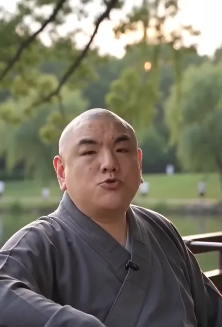 AI 好好玩 | 善待老人